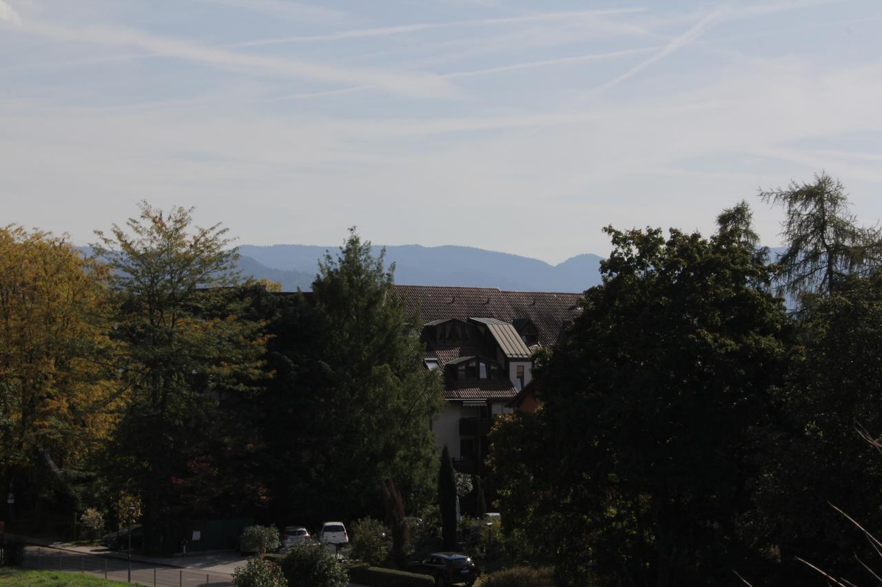 Mariaprimavera Apartment Am Kurpark Mit Schwarzwaldblick * * * * Bad Krozingen Exterior photo